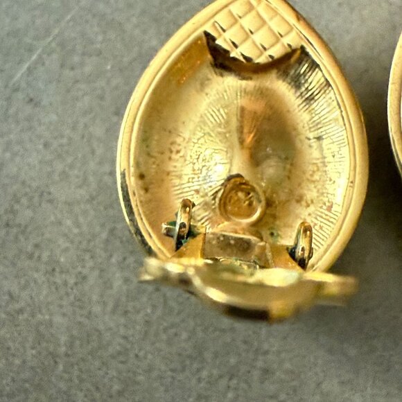 Swarovski Gold Tone Teardrop Pink Clip On Earrings - Picture 5 of 5